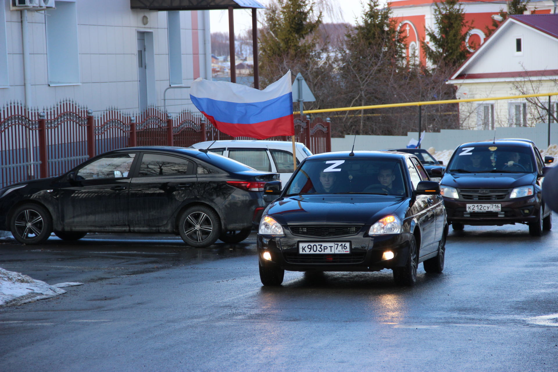 Автопробег в Тетюшах в поддержку проводимой спецоперации по денацификации Украины