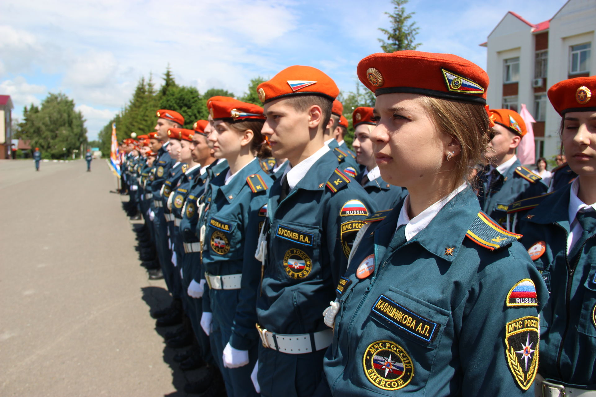 Торжественная церемония вручения дипломов студентам колледжа гражданской защиты