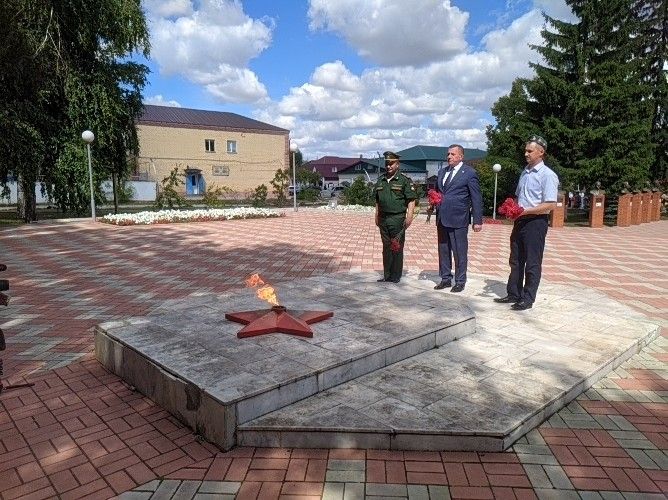 Тетюшане чествуют Воздушно-десантные войска