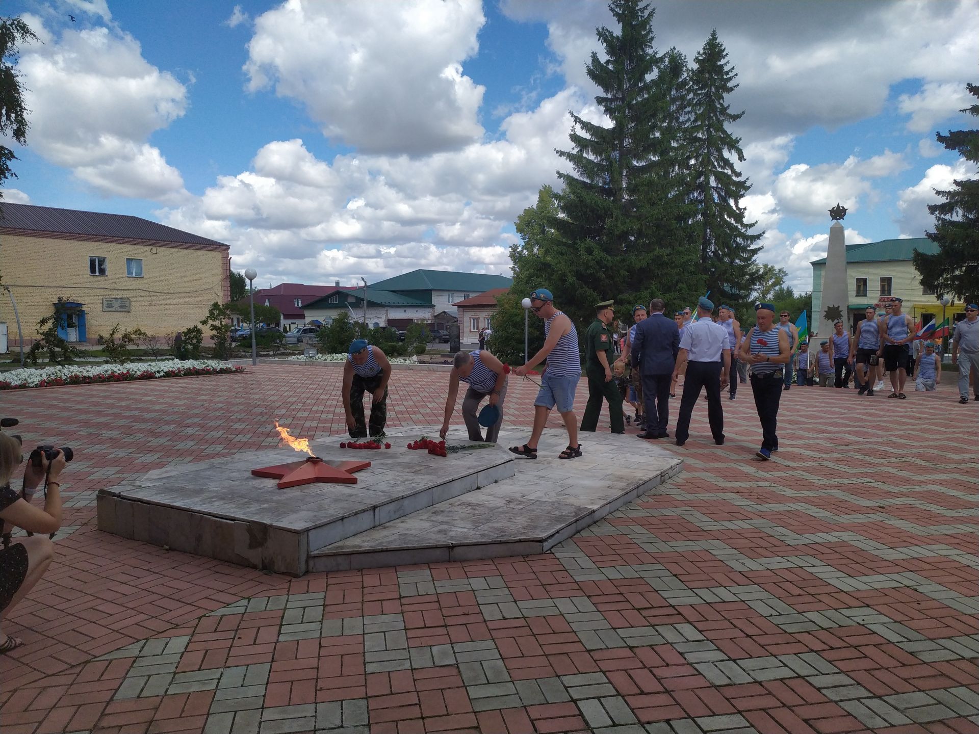 Тетюшане чествуют Воздушно-десантные войска