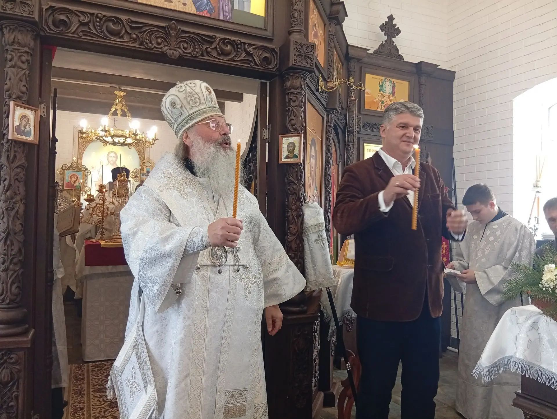 В селе Бессоново состоялось освящение Троицкого храма