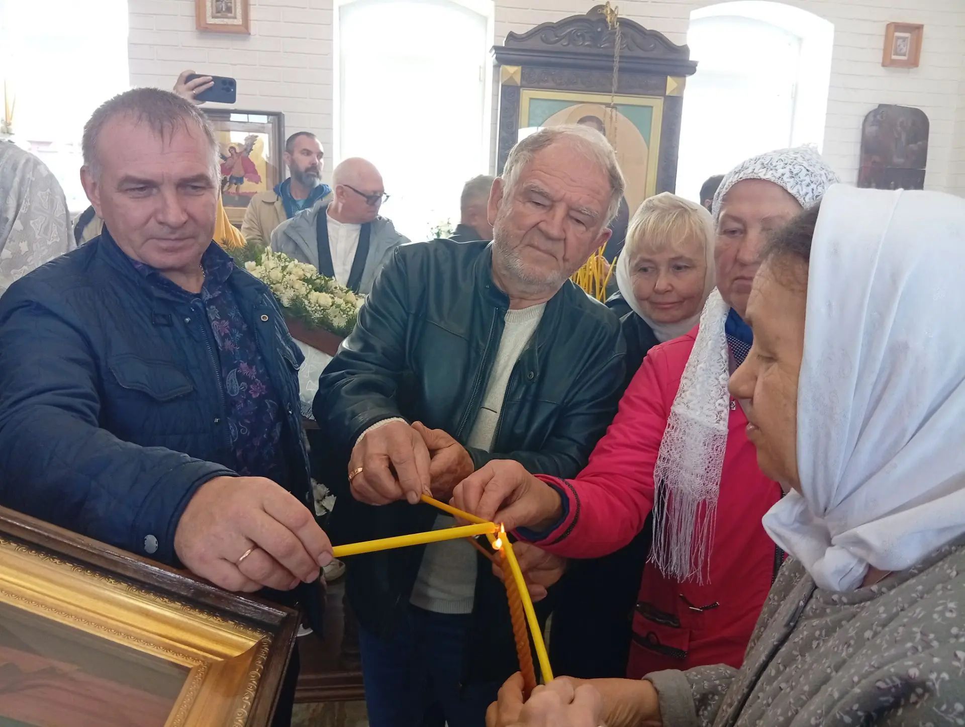 В селе Бессоново состоялось освящение Троицкого храма
