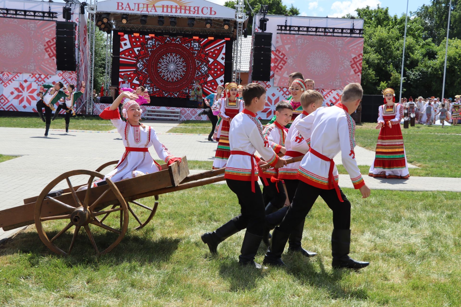 Республиканский праздник мордовской культуры "Валда шинясь"