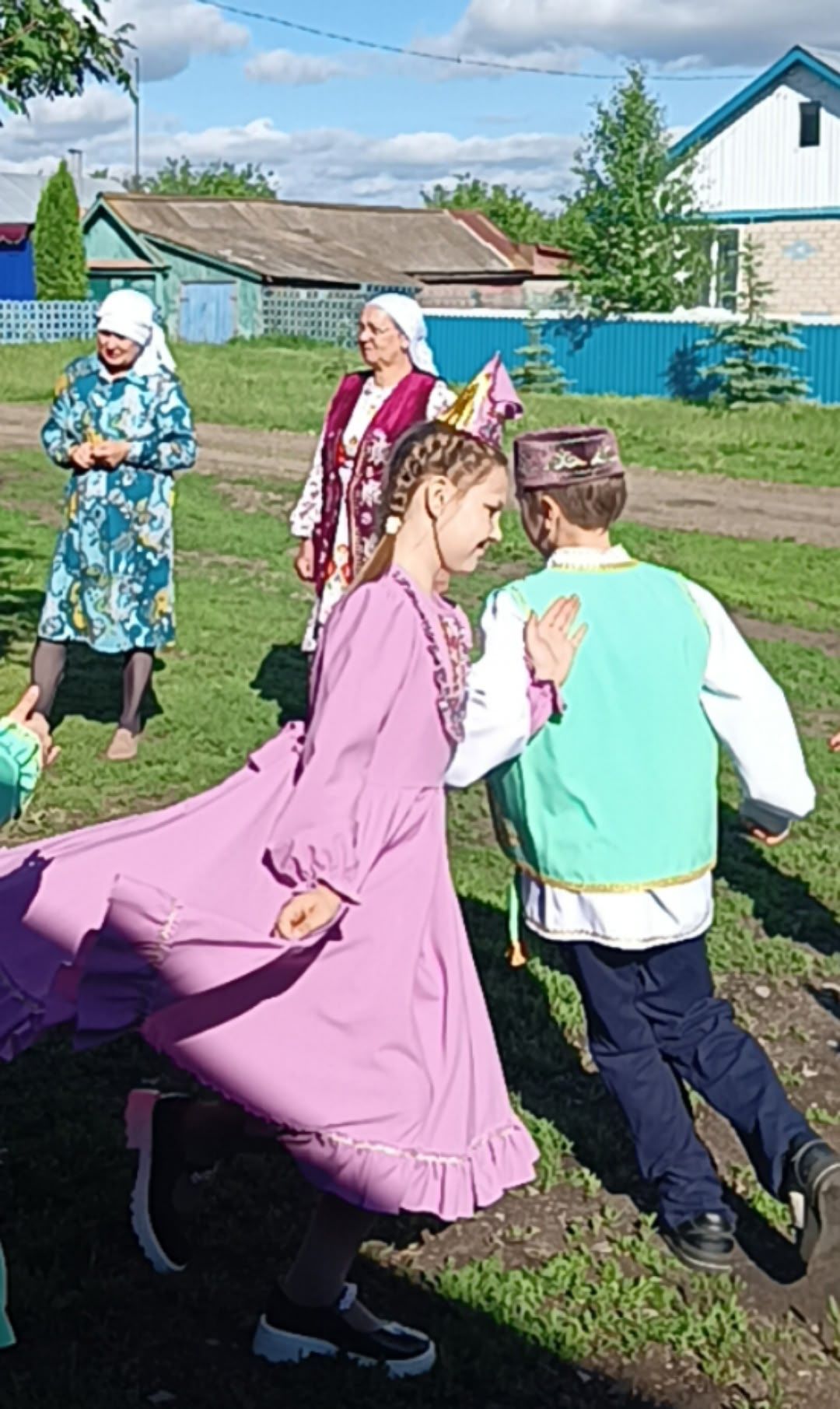 Бакырчы авылында район Сабан туена «Бүләк җыю» бәйрәме булды