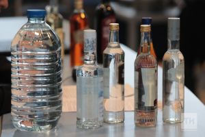 Татарстанда 6 мең литрдан артык легаль булмаган алкоголь тартып алынды