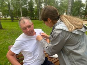 В Тетюшах прошла патриотическая акция «Цвета Родины» ко Дню флага России