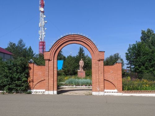 Тәтештәге Ульянов-Ленин исемендәге сквер