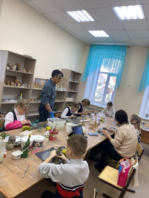Наиль Гафаров работает с глиной около 34 лет