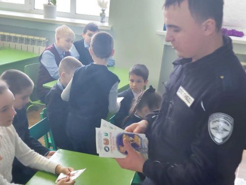 С учащимися Большешемякинской школы была проведена профилактическая беседа по ПДД
