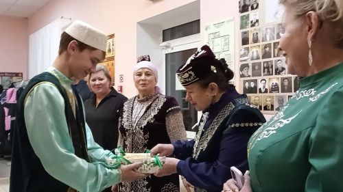 Кичә Бакырчы авылы кешеләре мәдәният йортына «Аулак өй» карарга җыелды