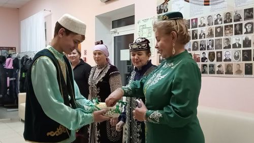 Кичә Бакырчы авылы кешеләре мәдәният йортына «Аулак өй» карарга җыелды