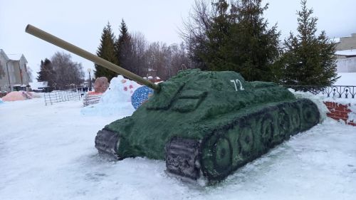 Тетюшские кадеты создали снежную фигуру  - самоходную установку