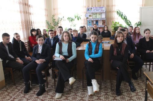 Балалар китапханәсендә «Мин илһамланып Пушкинны укыдым» әдәби уен узды