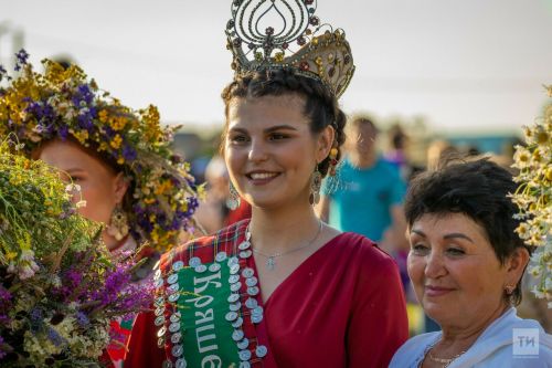 На празднике «Питрау» десять девушек будут участвовать в конкурсе «Кряшен чибяре»