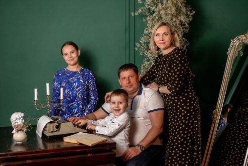 Познакомились Ранис и Миляуша  Мавлихановы в 2004 году в теат­ре, будучи студентами