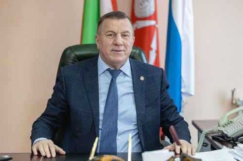 Тружеников и ветеранов лесной отрасли ­поздравляет глава Тетюшского района