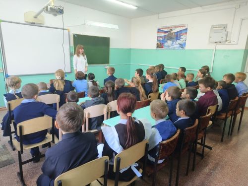 В Нармонской школе провели беседу со школьниками по БДД