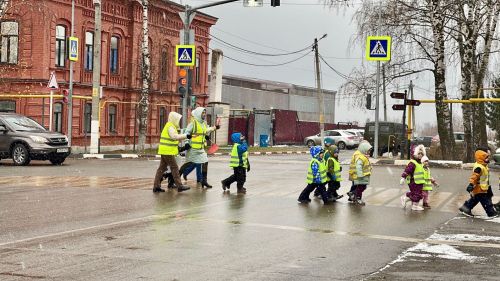 В Тетюшах прошла акция ко Дню памяти жертв ДТП