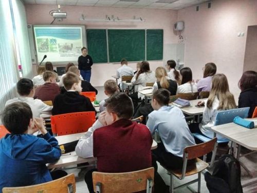 Для учащихся Тетюшской школы №2 провели классный час «Дорога и мы»