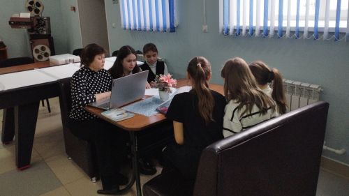 В подростковом клубе «Подвиг» прошла викторина «Православная и мусульманская культура»