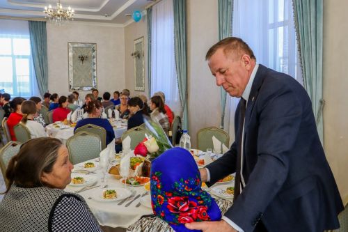 Глава Тетюшского района встретился с матерями и женами участников СВО