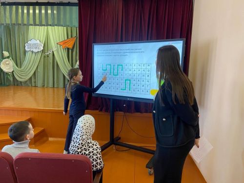 Тәтештә «Язгы чәчәкләр» интерактив филворды узды