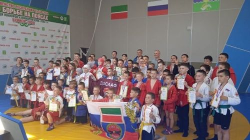 Тетюшане приняли участие в межмуниципальном турнире по самбо