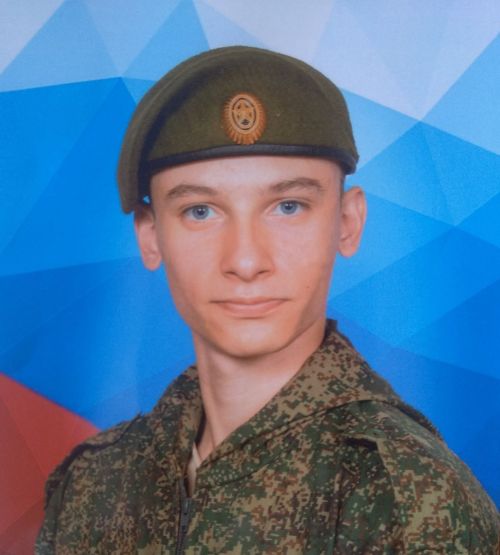 Хотят стать профессиональными военными