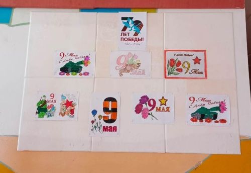 В Большешемякинской школе организована выставка рисунков