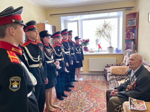 Тетюшские кадеты приняли участие в акции «Поздравь ветерана!»