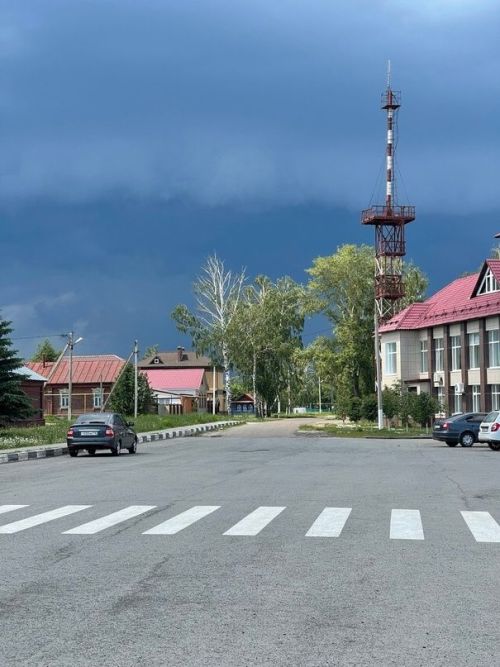 Тетюшан предупредили о грозе с усилением ветра
