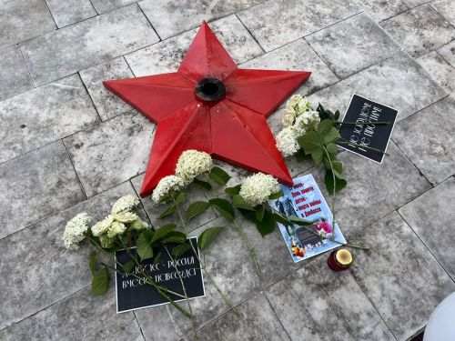 В Центральном парке Тетюш провели час памяти «Белые ангелы Донбасса»