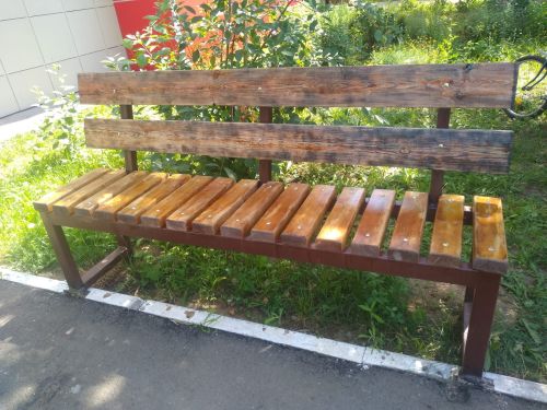Добрые перемены произошли во дворе многоквартирного дома в Тетюшах