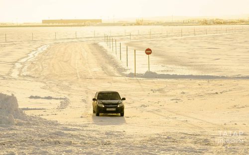 В Татарстане по трем ледовым переправам нельзя проехать