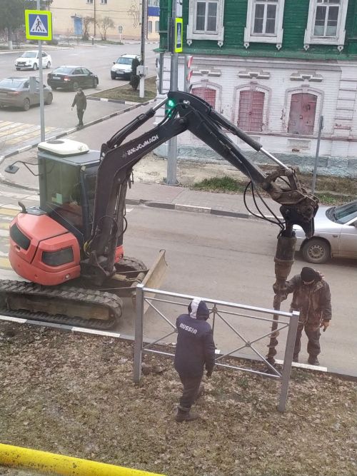 В Тетюшах устанавливают перильные ограждения