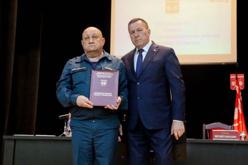 Пожарные герои Татарстана отмечены почетной грамотой за верность долгу и безопасность граждан