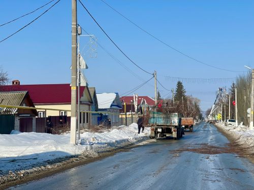 В Тетюшах проводится спил старовозрастных деревьев