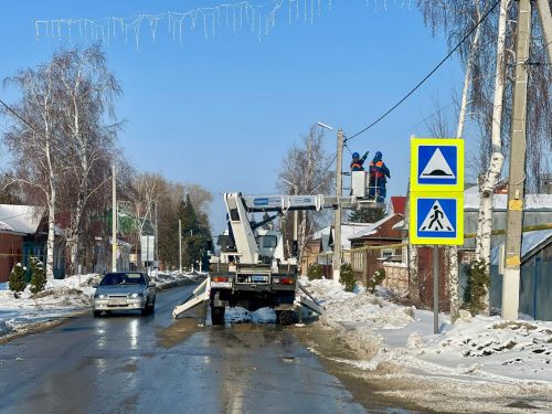 В Тетюшах проводится спил старовозрастных деревьев