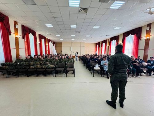 В Тетюшском колледже прошла встреча студентов с участником СВО
