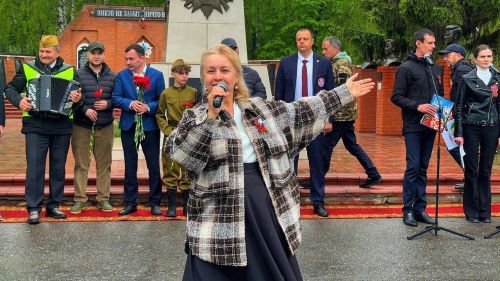 В Тетюшах прошел ретро-автопробег к 80-летию Победы