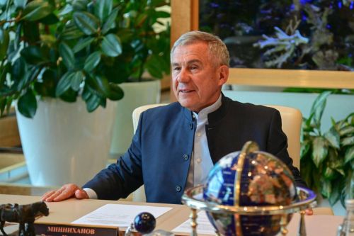 Рустам Минниханов поздравил медиков Татарстана с Днем медработника
