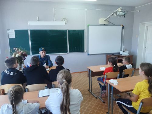 Пожарные провели учения в Байрашевской школе Тетюшского района