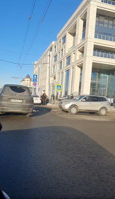 В центре Казани произошло массовое ДТП: пострадал ребёнок