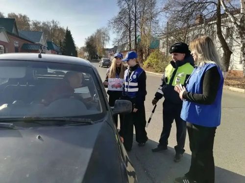 Водителям напомнили о правилах безопасности в ходе акции «Безопасные дороги!»
