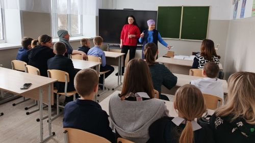 Психолог Тетюшского соццентра провела выездное занятие в Нармонской школе