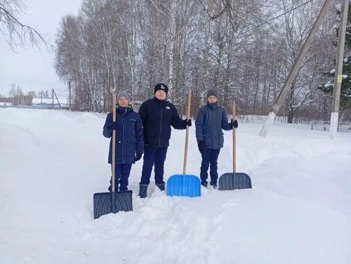 В Тетюшском районе юнармейцы очистили обелиск