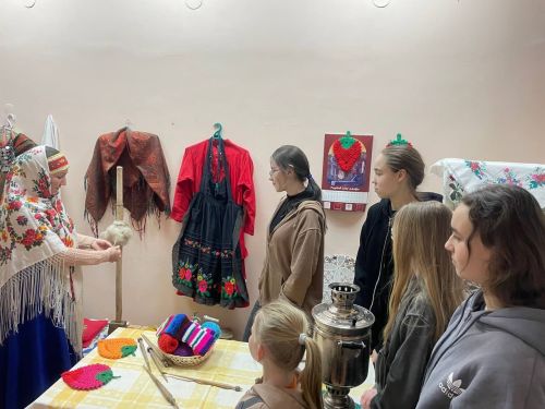 Большешемякинцы познакомились с традициями русской старины