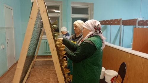 В Тетюшском районе провели акцию по изготовлению маскировочных сетей