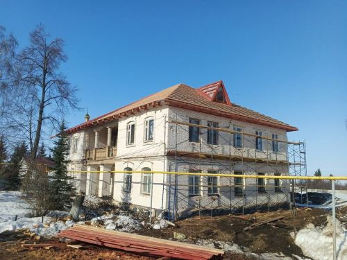 В Тетюшской ЦРБ завершили этап ремонта крыши административного здания