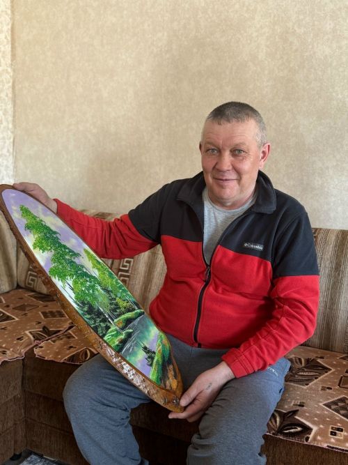 Потомственный плотник из Богдашкино: от табурета до Деда Мороза
